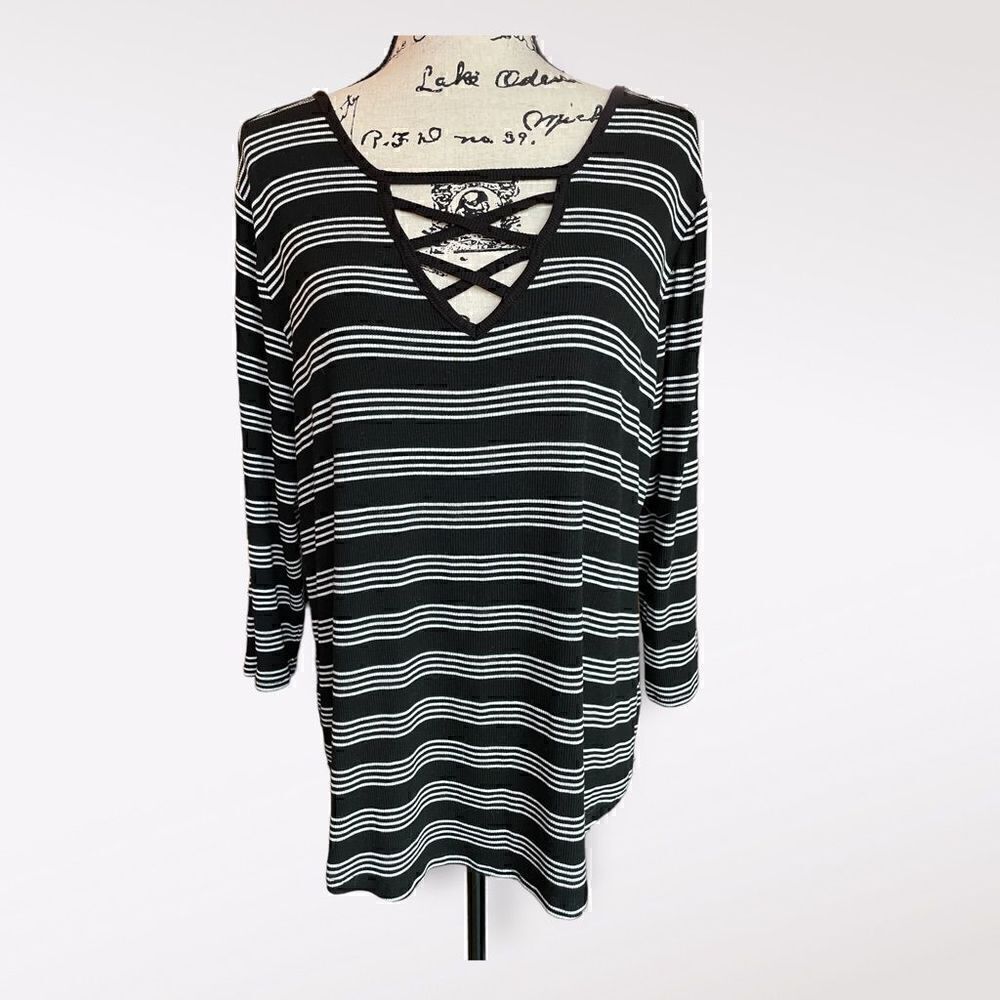 Worthington Women's Pullover Tunic Top Size XL Black & White Stripe